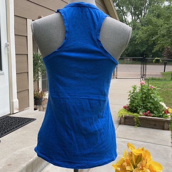 EUC GAP lightweight racer back tank. 3 buttons. - Picture 3 of 7